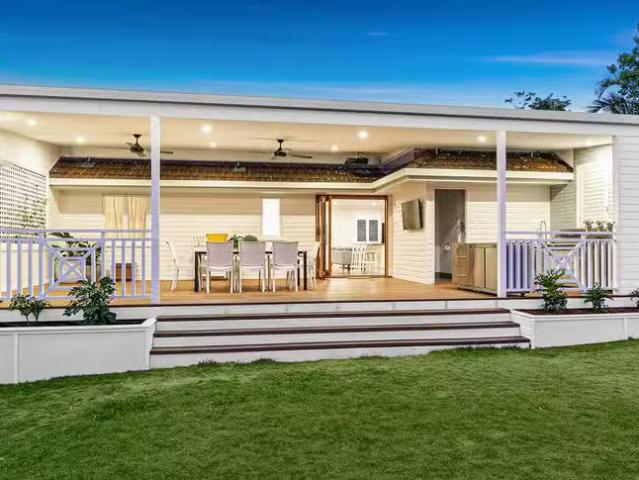 For Rent! 49 Vinray Street, Tarragindi, QLD 4121
