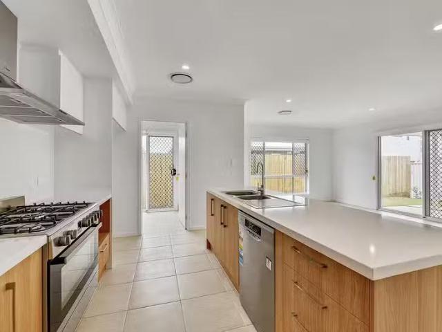 Deal! 4 Terrericche Place, Richlands, QLD 4077