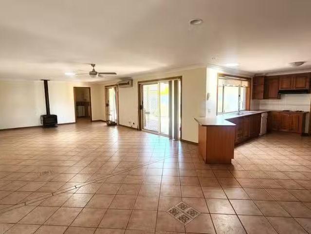 Charming 4 Asplenii Crescent, Tuncurry, NSW 2428