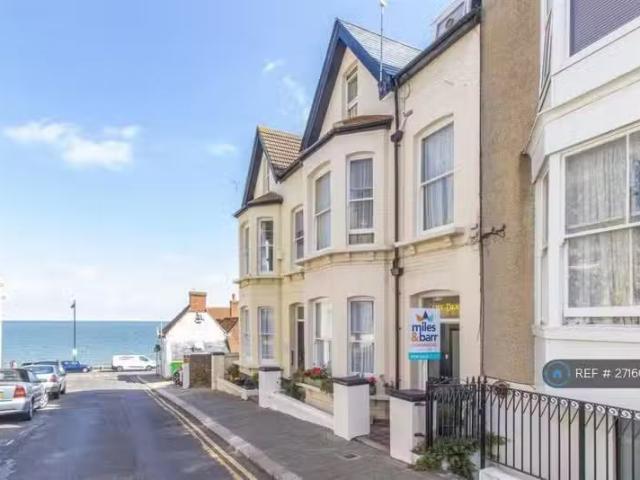 For Rent! 4 BA 1 bedroom house share for rent in East Street.
