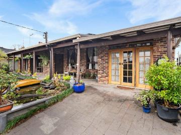 Unique 4 bed family home with pool on 1100sqm block
