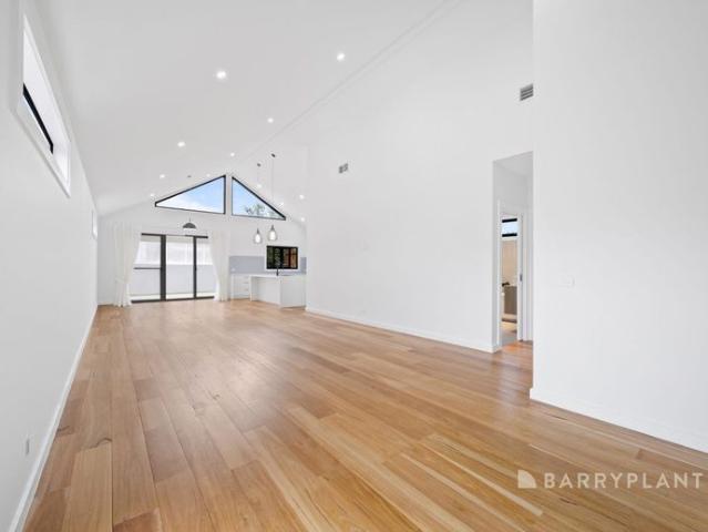 Unique 4 Bed Home in Prime Location
