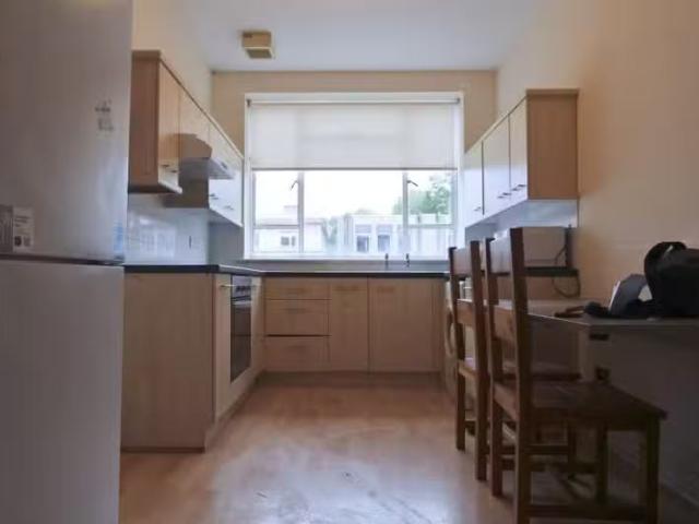 Charming 4 bedroom apartment for rent in Park Street, Bristol.