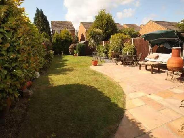 Cheap 4 bedroom detached house for rent in Ensbury Park, Bourn.