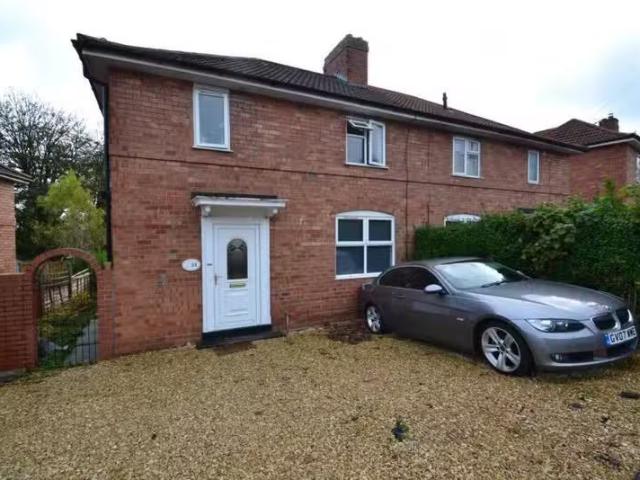 Unique 4 bedroom house for rent in Westbury Lane, Coombe Dingl.