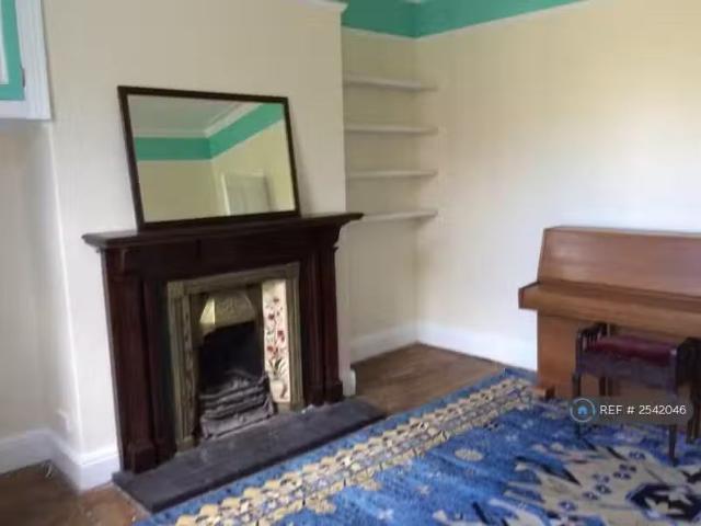Deal! 4 bedroom terraced house for rent in Ashwell Road, Bradf.