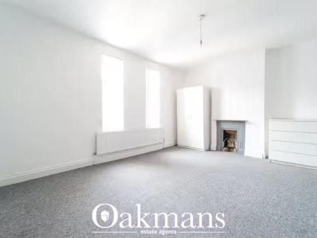 Nice 4 bedroom terraced house for rent in Drayton Road, Birmin.