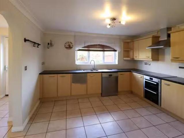 Charming 4 bedroom town house for rent in Avocet Grove, Soham.