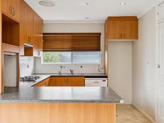 Cheap 4 BR 47 Cook Avenue, Hillarys, WA 6025
