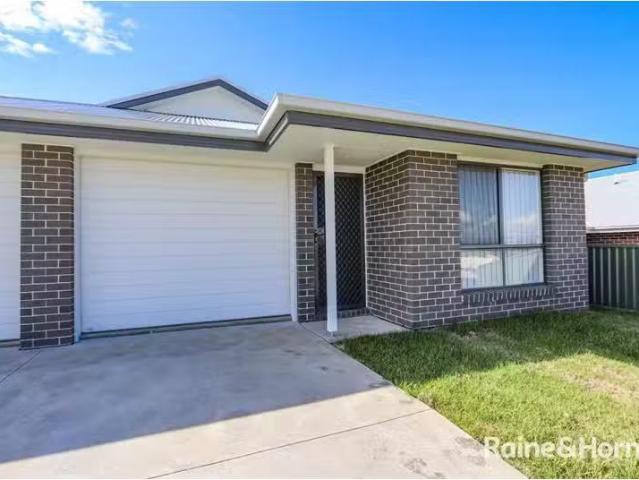 Charming 4 BR 47a Sunbright Road, KELSO House for rent Listed.