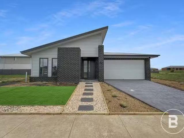 Cozy 4 BR 44 Fawcett Road, Lucas, VIC 3350