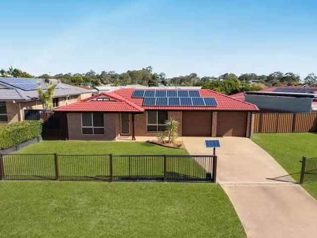 Nice 4 BR 45 Farrer Court, Morayfield, QLD 4506