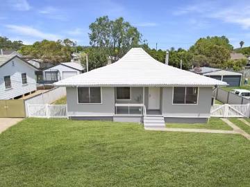 Just in! 4 BR 49 Jaeger Avenue, Gunnedah House for rent Liste.