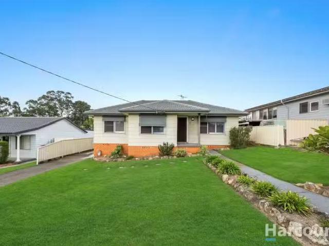 Nice 4 BR 4 Euston Close, Edgeworth, NSW 2285 House for Rent