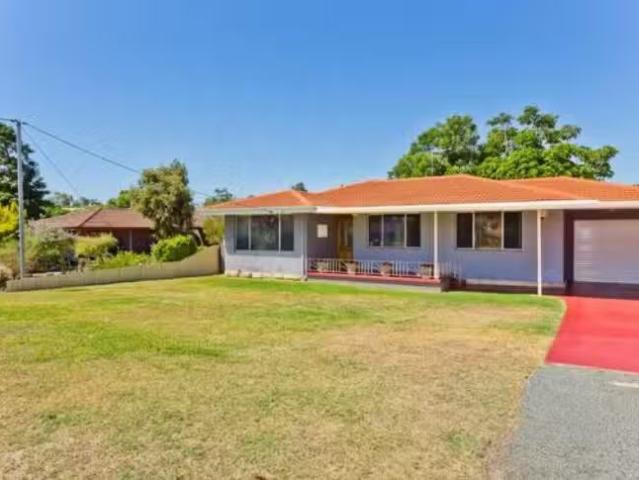 Cheap 4 BR 4 Leaside Way, Greenwood, WA 6024