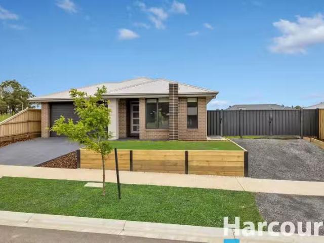 New 4 BR 4 Ruffels Street, DROUIN, VIC 3818 House for Rent