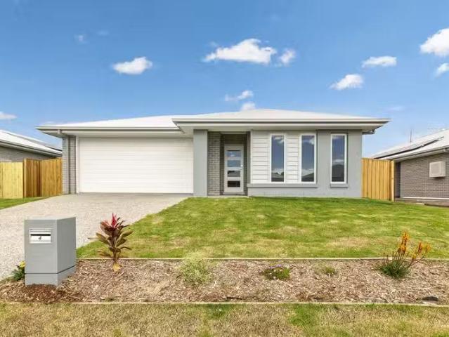 Cheap 4 BR 4 Sea Rocket Circuit, DUNDOWRAN, QLD 4655 House f.