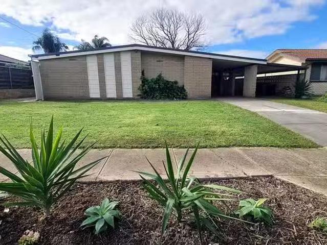 Cozy 4 BR 50 Suzanne Avenue, Morphett Vale, SA 5162