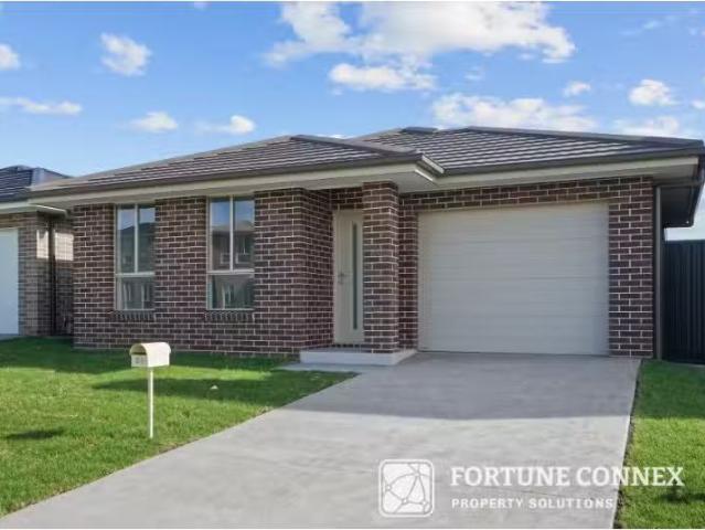Unique 4 BR 51 Witchingham Street, Marsden Park House for rent.