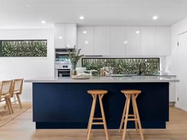 Deal! 4 BR 51 Hillcrest St, Wollongong Townhouse for rent Lis.