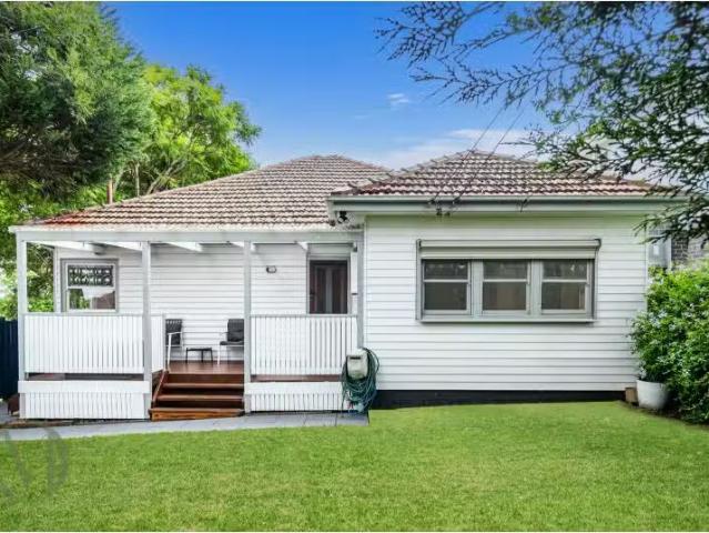 Rental! 4 BR 608 Victoria Road, Ermington House for rent List.
