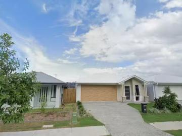 Rental! 4 BR 60 Bloomfield Esplanade, SOUTH MACLEAN, QLD 4280.