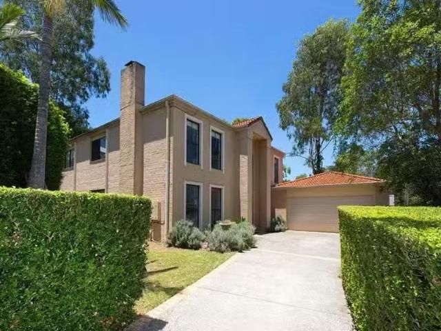 Just in! 4 BR 60 Mirbelia Street, KENMORE HILLS, QLD 4069 Ho.
