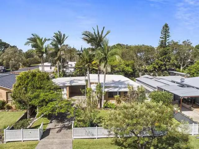 Cheap 4 BR 60 Sixteenth Avenue, Sawtell, NSW 2452
