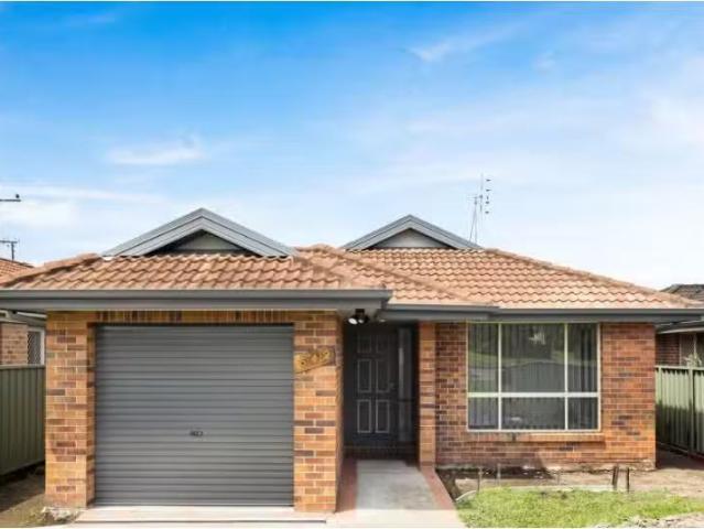 Cozy 4 BR 642 Main Road, Edgeworth House for rent Listed by A.