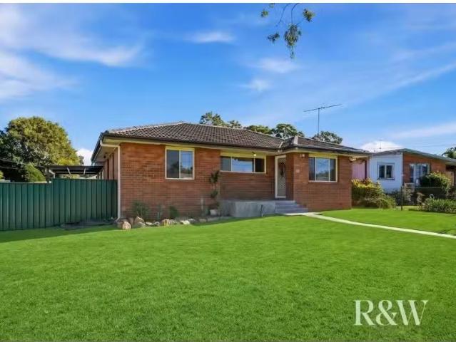 Cheap 4 BR 64 Mcmurdo Avenue, TREGEAR House for rent Listed b.