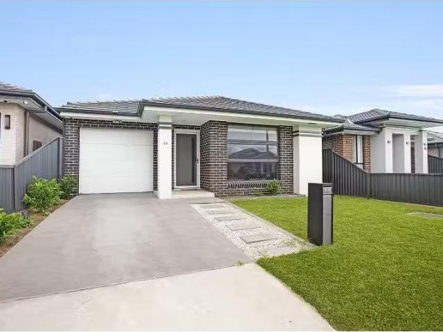 Just in! 4 BR 68 Barcelona Drive, PRESTONS House for rent Lis.