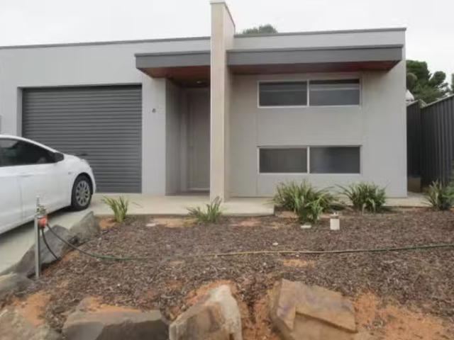 Deal! 4 BR 6 Mcewen Drive, Loxton, SA 5333