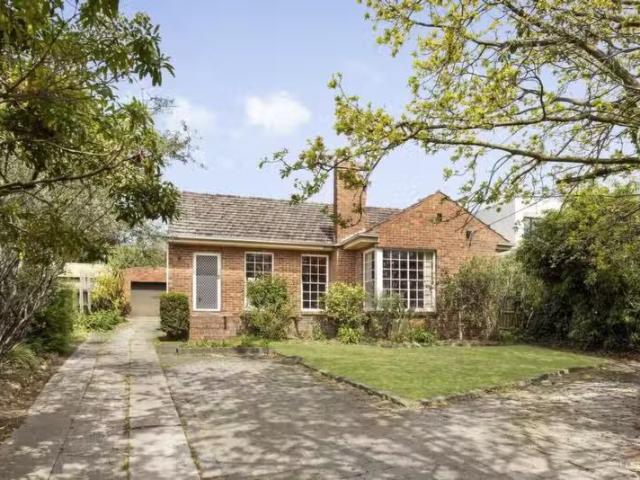 For Rent! 4 BR 6 Helston Street, Balwyn North VIC 3104 House.