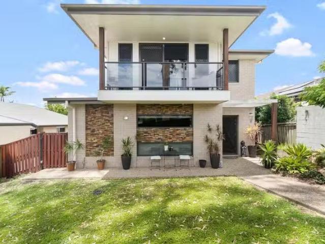 For Rent! 4 BR 70 Graham Road, Carseldine, QLD 4034 House fo.