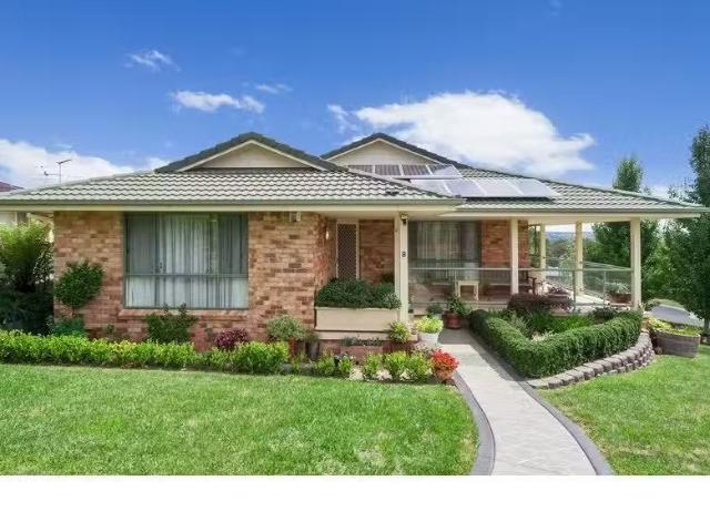 Rental! 4 BR 8 Norris Drive, Armidale House for rent Listed b.