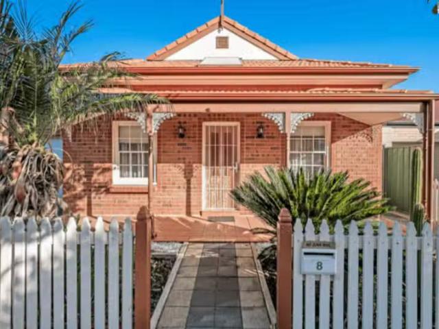 Just in! 4 BR 8 Fraser Lane, Mawson Lakes, SA 5095