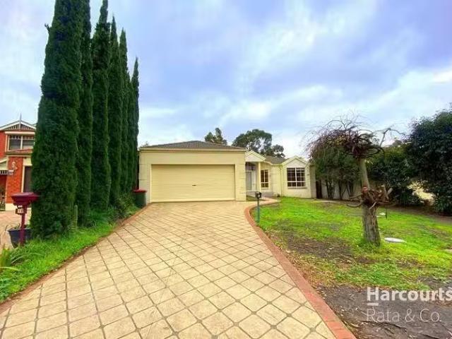 Just in! 4 BR 8 Greensted Grove, Roxburgh Park, VIC 3064