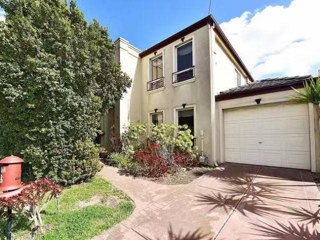 Rental! 4 BR 8 Rim Cross Drive, Keilor East, VIC 3033