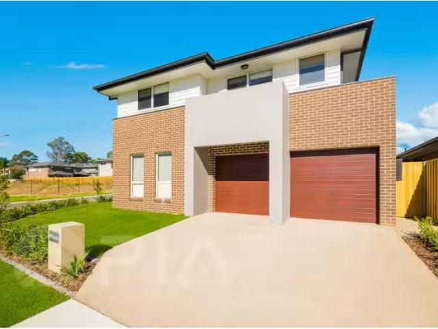 Unique 4 BR 90 Dalmatia Avenue, Edmondson Park House for rent.