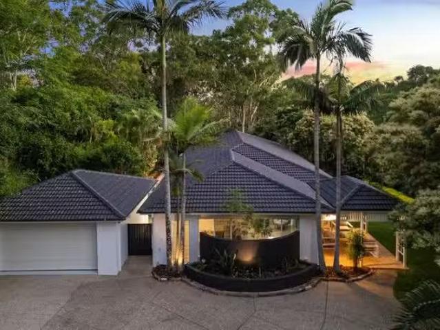 Charming 4 BR 90 Huntingdale Street, PULLENVALE, QLD 4069 Ho.