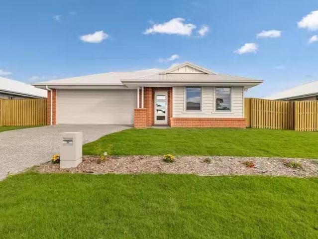 Rental! 4 BR 96 Sea Rocket Circuit, DUNDOWRAN, QLD 4655 Hous.