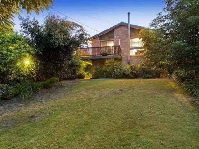 Rental! 4 BR 9 Barwon Avenue, Frankston, VIC 3199