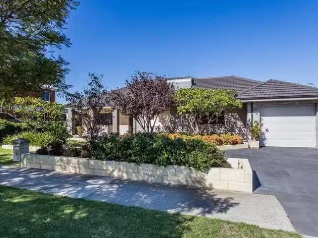 Nice 4 BR 9 Rigby Avenue, Spearwood, WA 6163