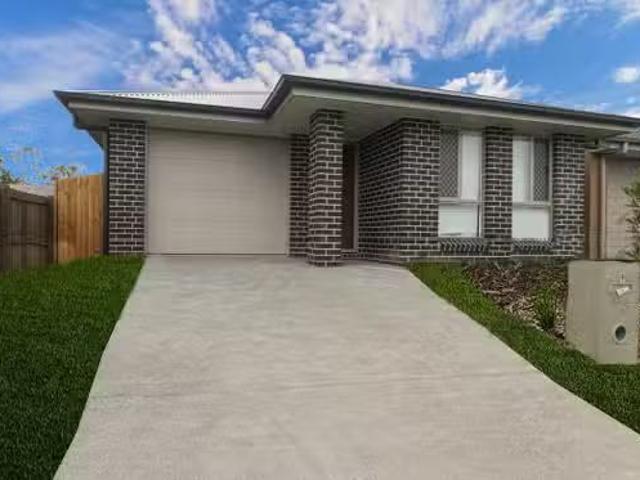 Unique 4 BR 9 Walker Circuit, FLAGSTONE, QLD 4280 House for.