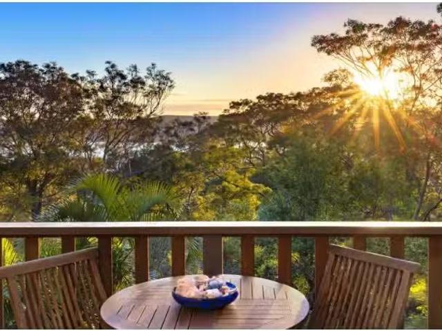 Cheap 4 BR 13 Brindisi Place, Avalon Beach House for rent Lis.