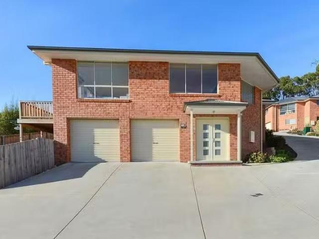 Rental! 4 BR 1/3 Mayhill Court, WEST MOONAH, TAS 7009 House.