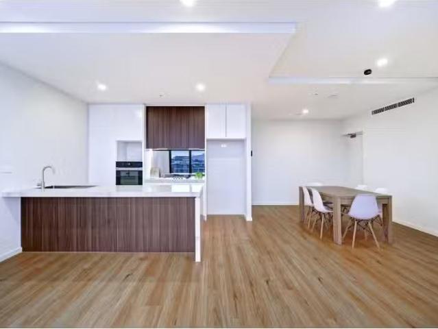 Cozy 4 BR 1002/31 Atchison Street, WOLLONGONG Apartment for re.