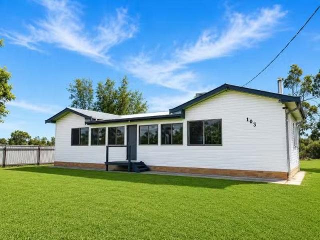 Unique 4 BR 103 Anne Street, Moree House for rent Listed by M.