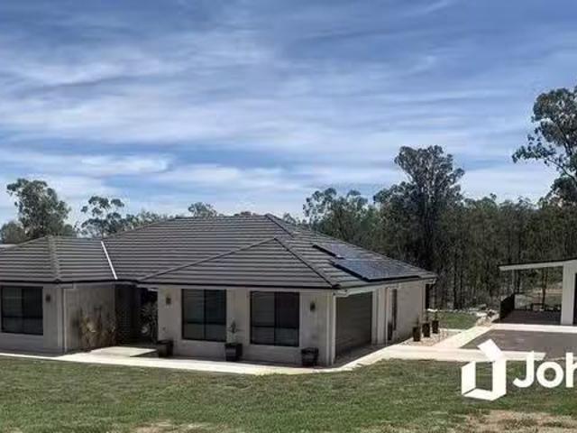 Charming 4 BR 107 Fairway Drive, Kensington Grove, QLD 4341