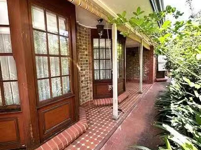 Nice 4 BR 10 Wesley Street, Campbelltown, SA 5074
